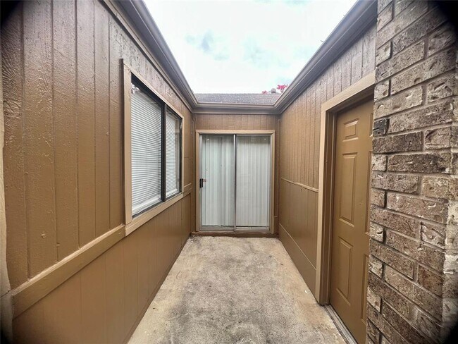 Building Photo - 7831 Redgate Cir