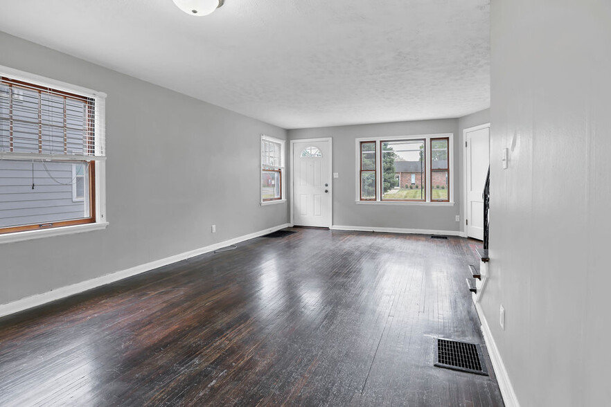 Building Photo - 3086 Sullivant Ave