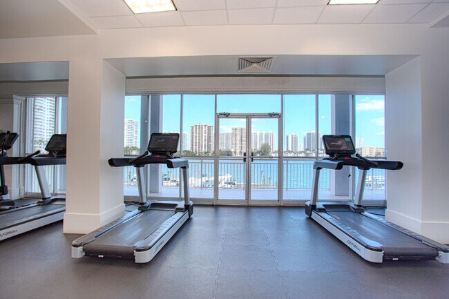 Building Photo - 18021 Biscayne Blvd