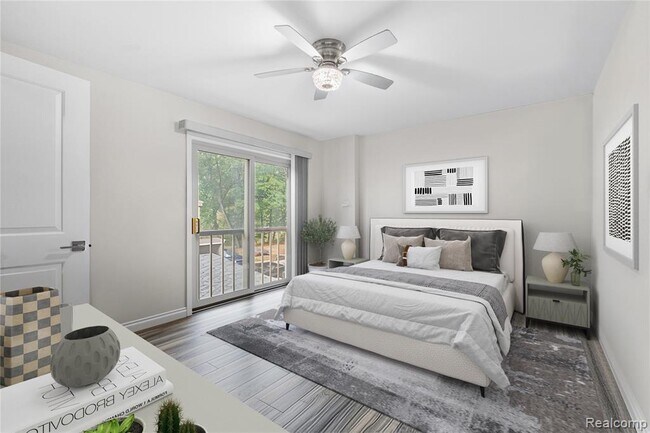 Building Photo - 1476 Oakbrook E Dr