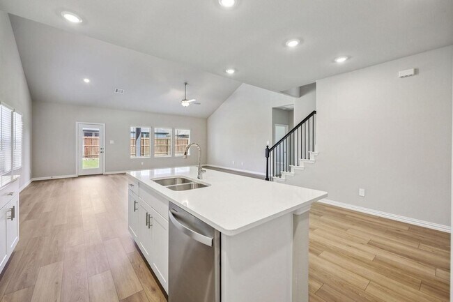 Building Photo - 606 Tidal Dr