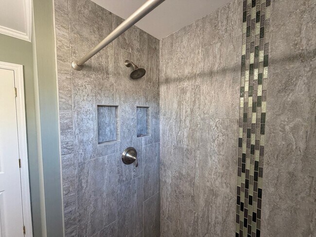 Building Photo - Statesville - HWY 21 - 3 BD/ 1 BA