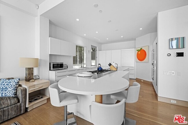 Building Photo - 24382 Malibu Rd