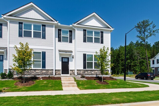 Building Photo - Brand-New End Unit Townhome in Townes at Anderson Farm!