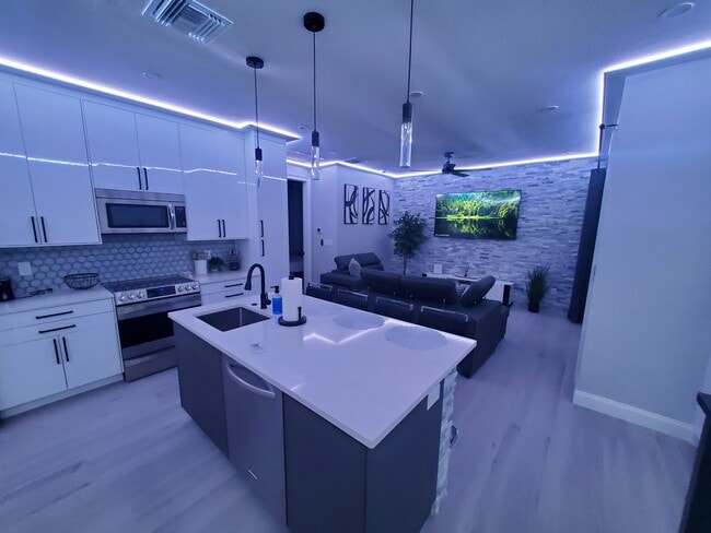 Building Photo - 8797 Rose Way