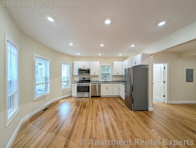 Building Photo - 22 Holyoke Rd