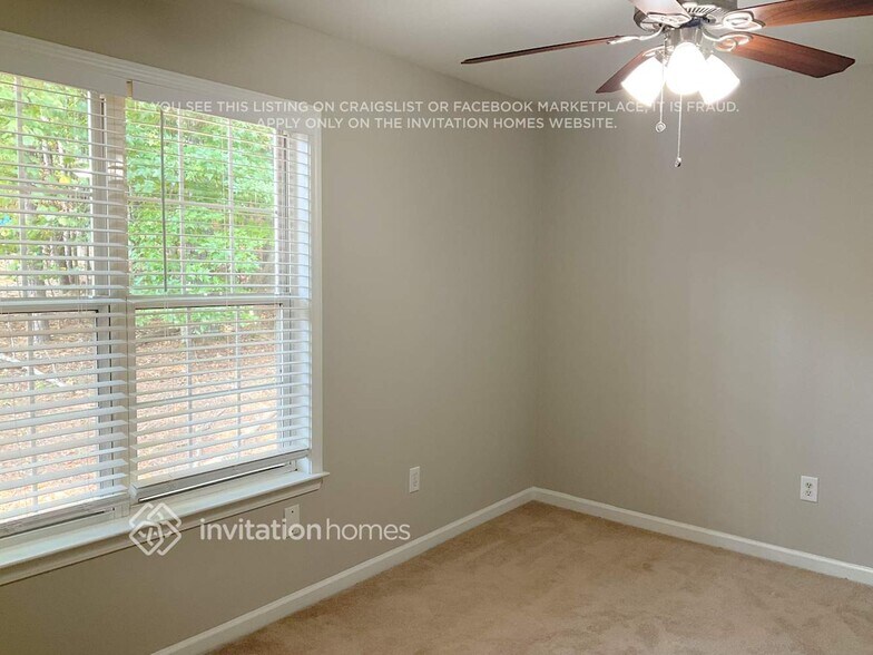 Building Photo - 2617 Lone Oak Trail