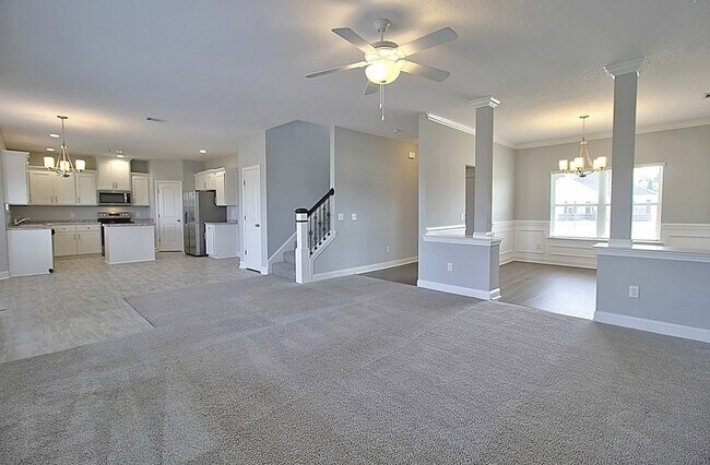 Building Photo - 566 Burke Dr