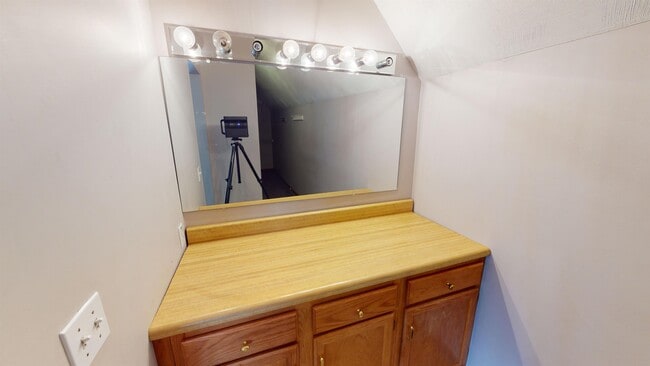 Building Photo - 3922 Ridgedale Dr