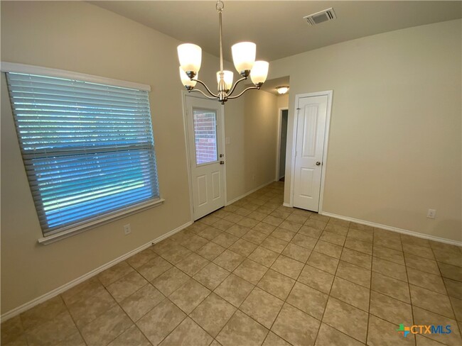 Building Photo - 5205 Cicero Dr