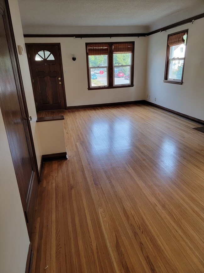 Building Photo - 4850 S 28th Ave