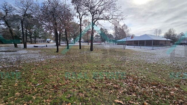 Building Photo - 3 Bedroom in Harrah