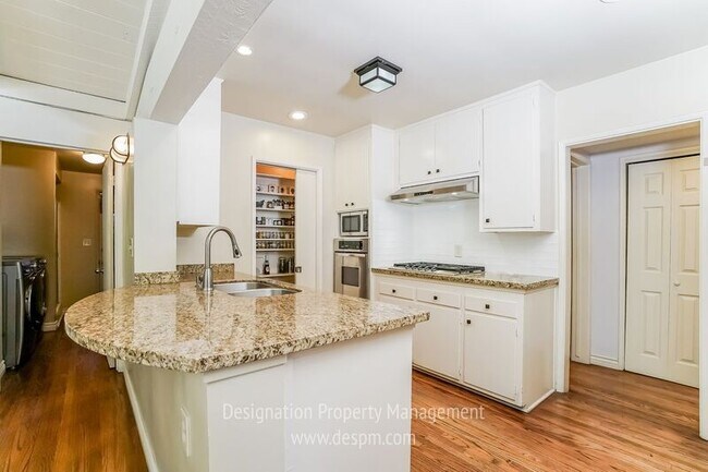 Building Photo - 360 Glenullen Dr