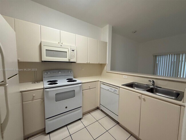 Building Photo - 1663 SE 27th Dr