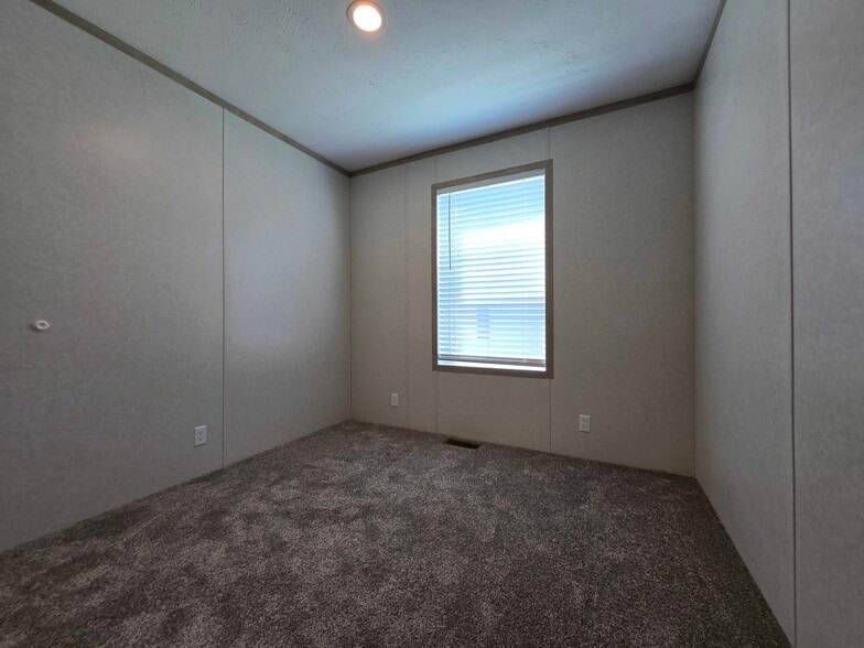 Building Photo - 29778 W Essex Ct