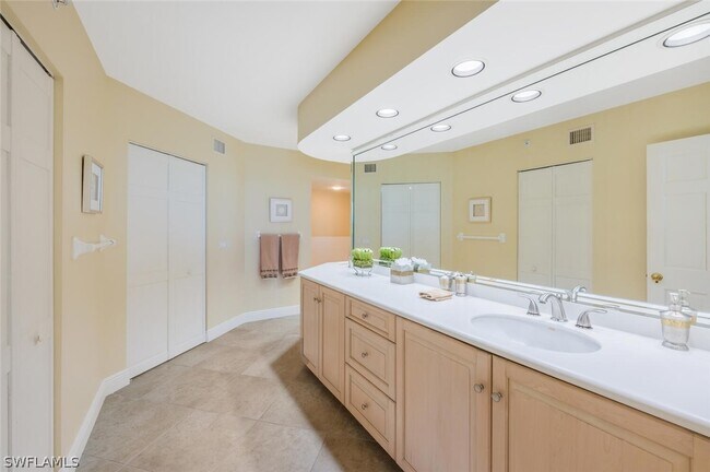 Building Photo - 20 Seagate Dr