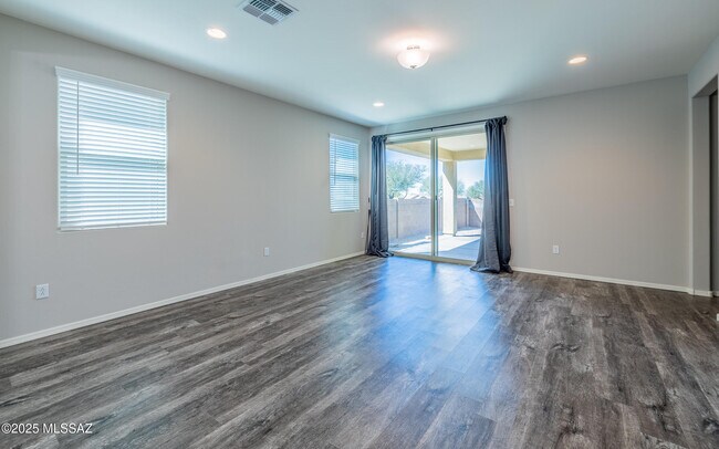 Building Photo - 10324 S Barlow Way