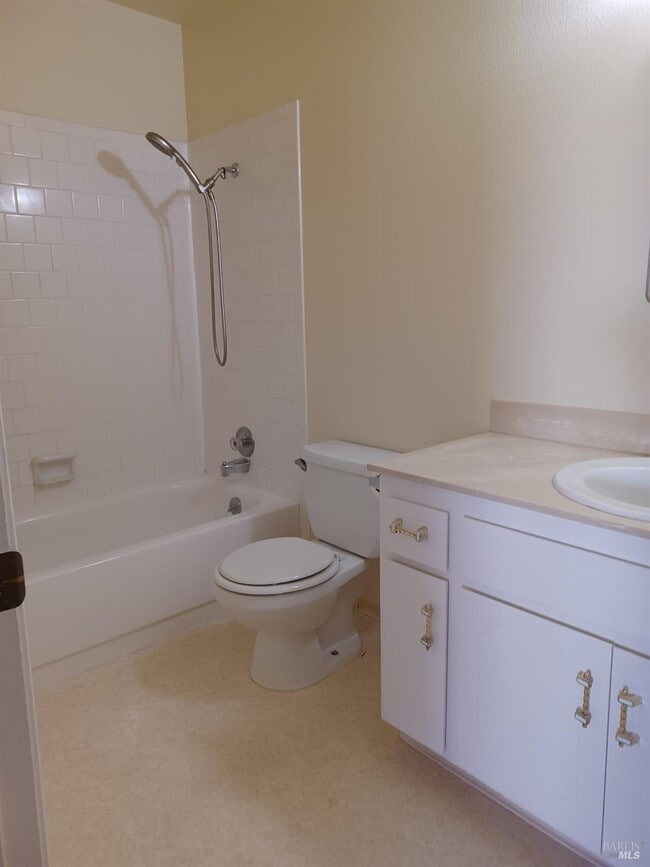 Building Photo - 214 Cottonwood Cir