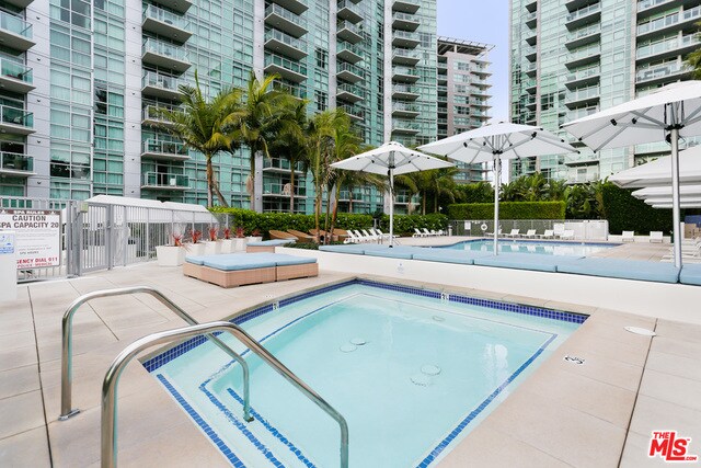 Building Photo - 13700 Marina Pointe Dr