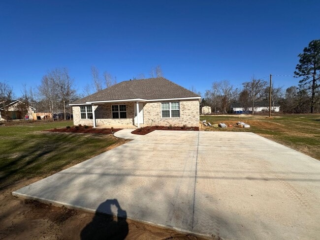 Building Photo - 3 Bed 2 Bath New Construction Home