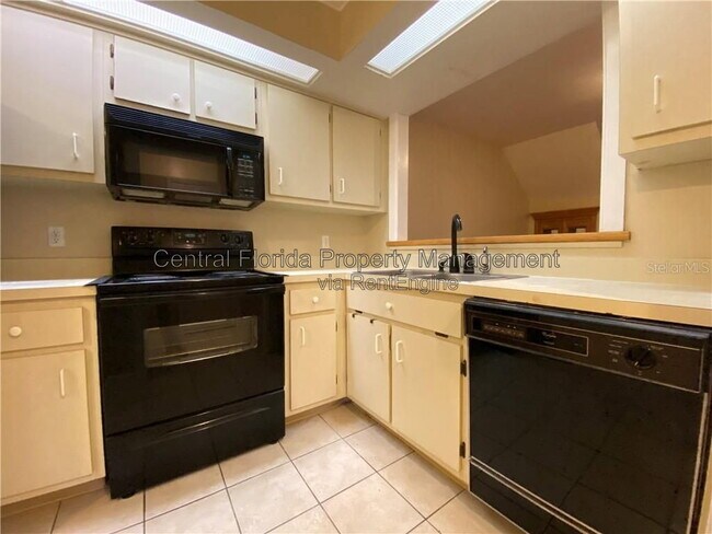 Building Photo - 587 Northbridge Dr