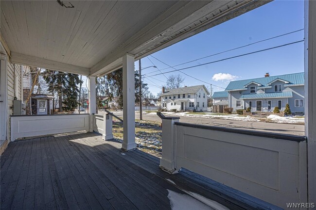 Building Photo - 609 24th St