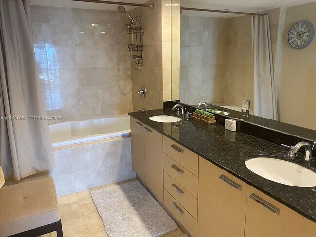 Building Photo - 1850 S Ocean Dr