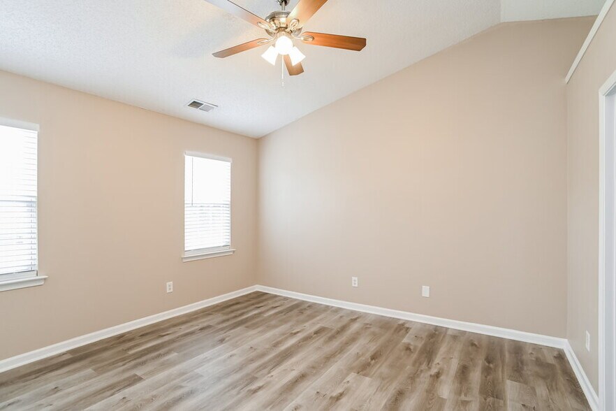 Building Photo - 14920 Jerpoint Abby Dr