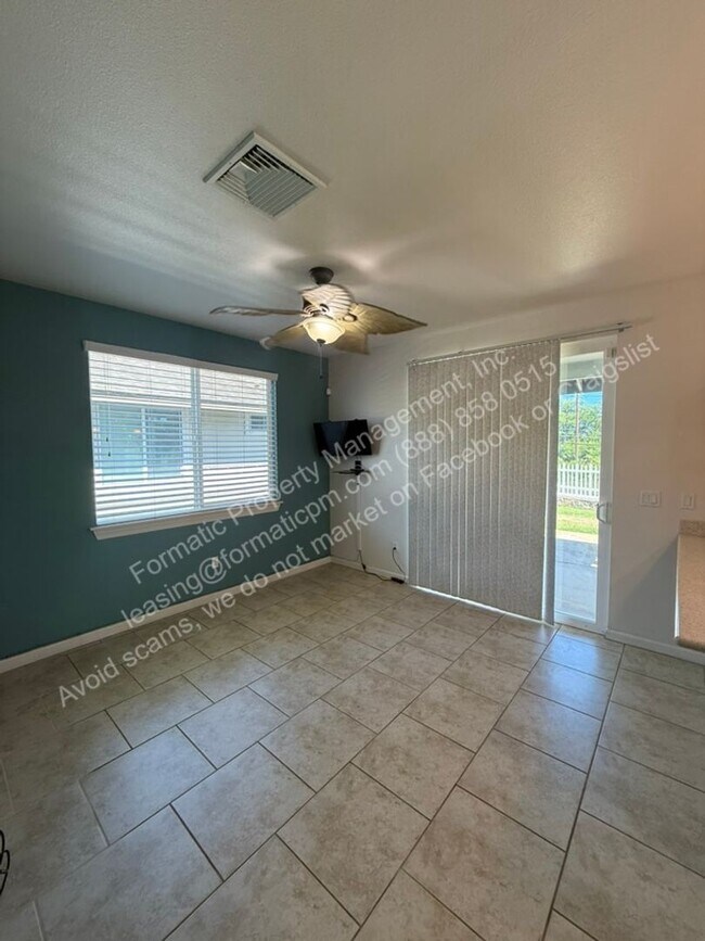 Building Photo - 1295 Kukulu St