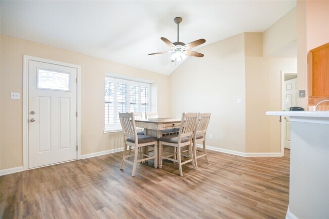 Building Photo - 203 Colony Creek Dr