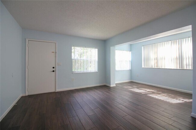 Building Photo - 1103 Cypress Gardens Blvd