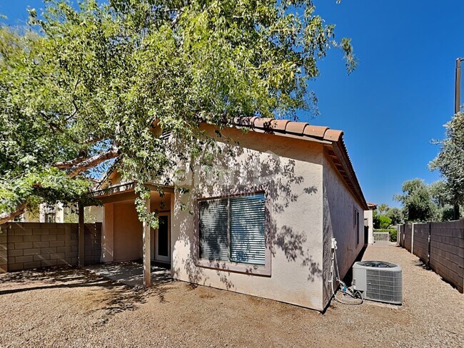 Building Photo - 960 S Banning St