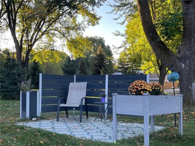 Building Photo - 17620 8th Ave N