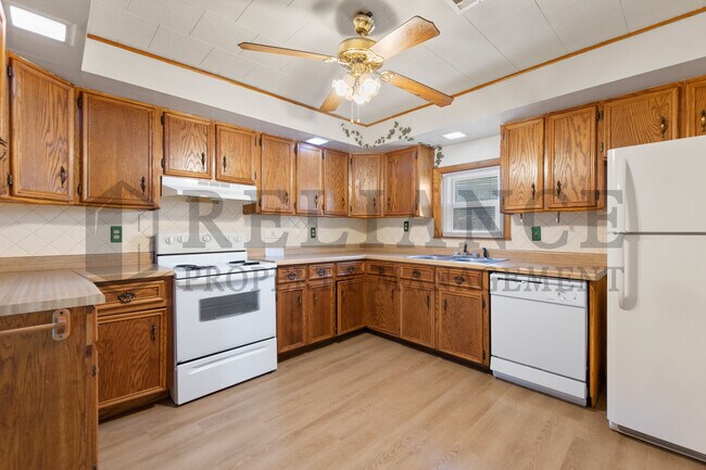 Building Photo - 2903 W Douglas Ave