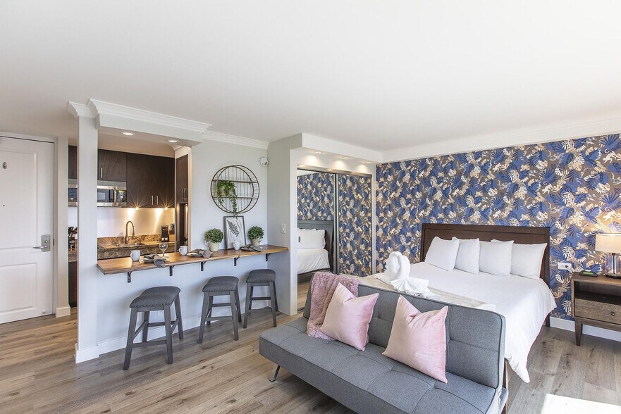 Primary Photo - 440 ?Olohana St