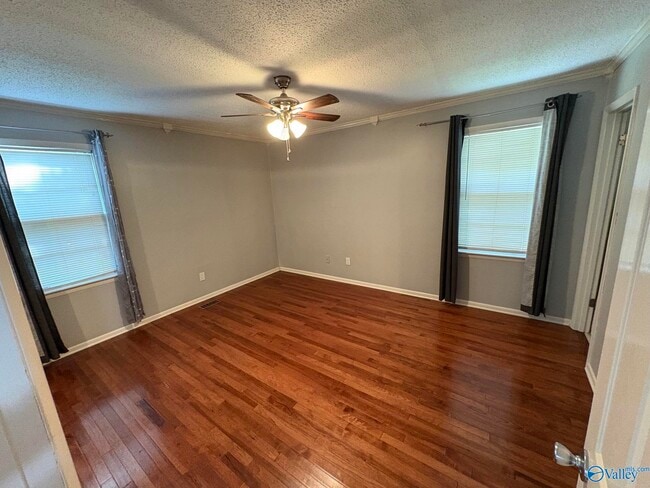 Building Photo - 125 Meadow Dr
