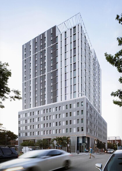 Building Photo - 2200 Nueces St