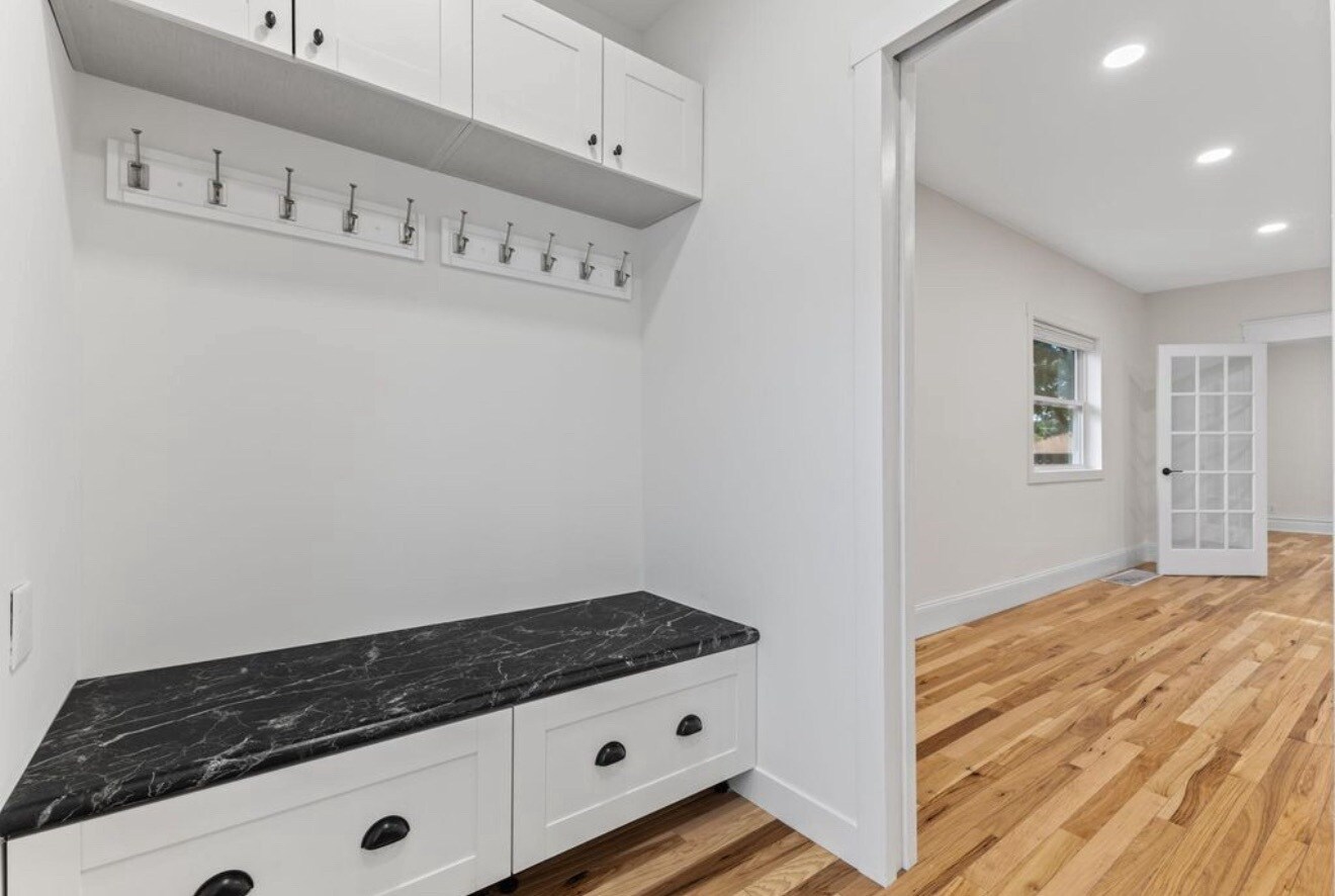 Building Photo - 606 Cromwell Ave