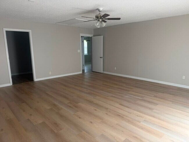 Building Photo - 727 Timber Ridge Trail