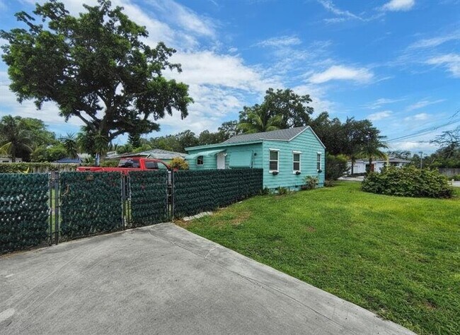 Building Photo - 430 S 26th Ave