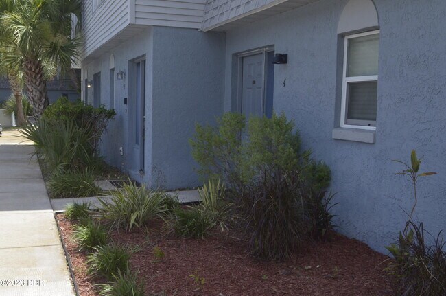 Building Photo - 175 Yorktowne Dr