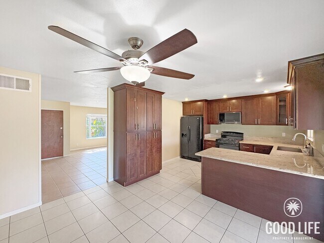 Building Photo - Renovated 4BR Home with Large Yard on Peaceful Cul-de-Sac