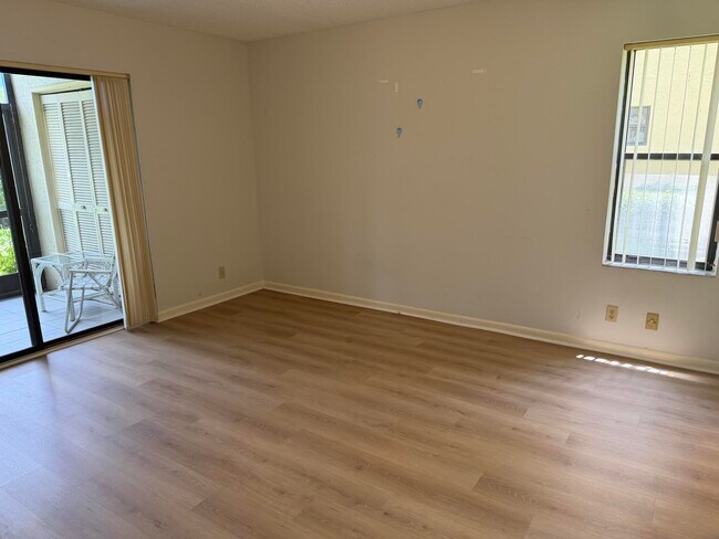 Building Photo - 4692 Lucerne Lakes Blvd E