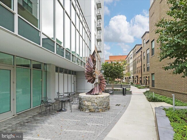 Building Photo - 925 N Fairfax St