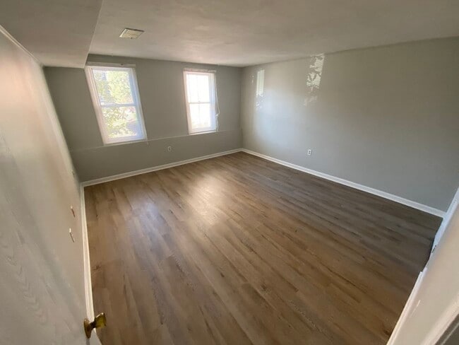 Building Photo - 362 Neponset St