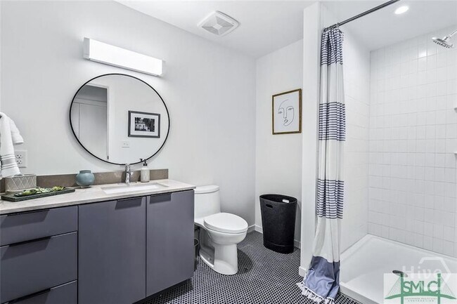 Building Photo - 111 Ann St