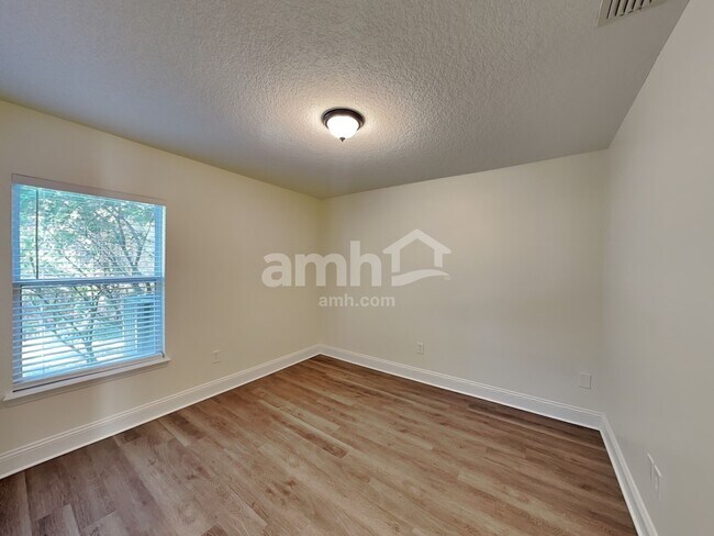 Building Photo - 2525 Stapleford Ln