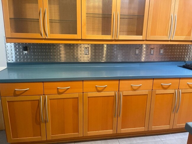 Building Photo - Hollywood Luxury 2 Bed Condo!