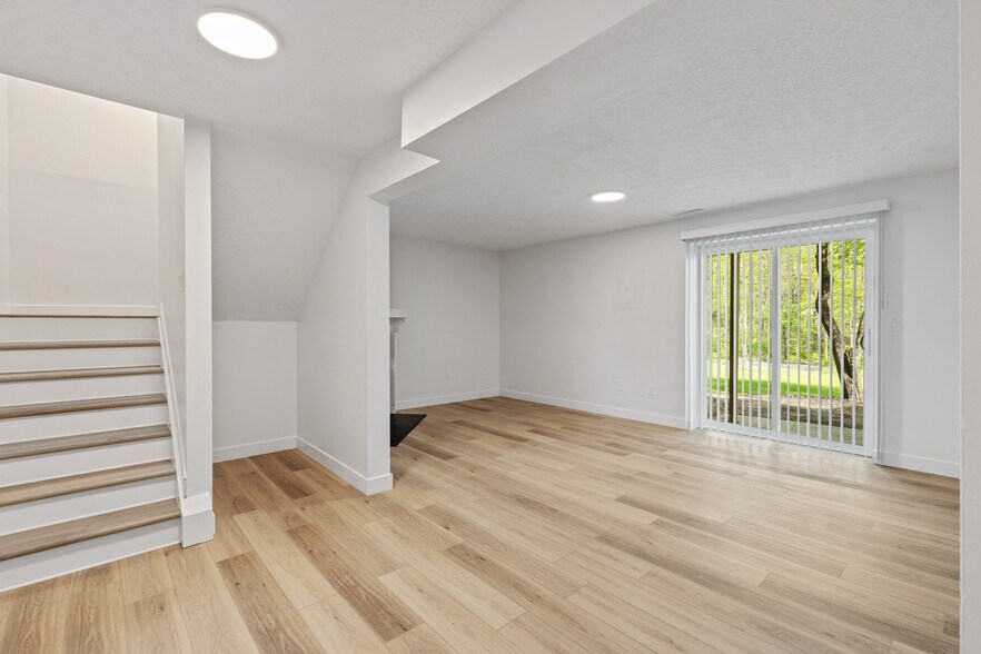 Building Photo - 698 Slate Hollow Ct