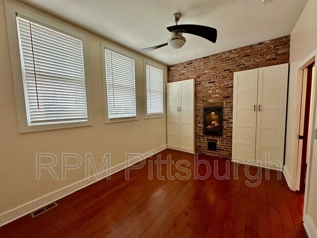 Building Photo - 1222 Mimosa Wy